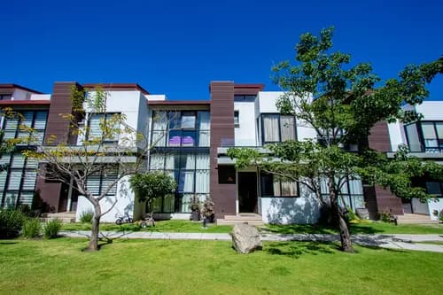 CASA EN VENTA CONDOMINIO "JARDIN EUROPA TIQUIPAYA"