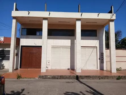 PROPIEDAD COMERCIAL Y FAMILIAR EN EL CENTRO DE MONTERO