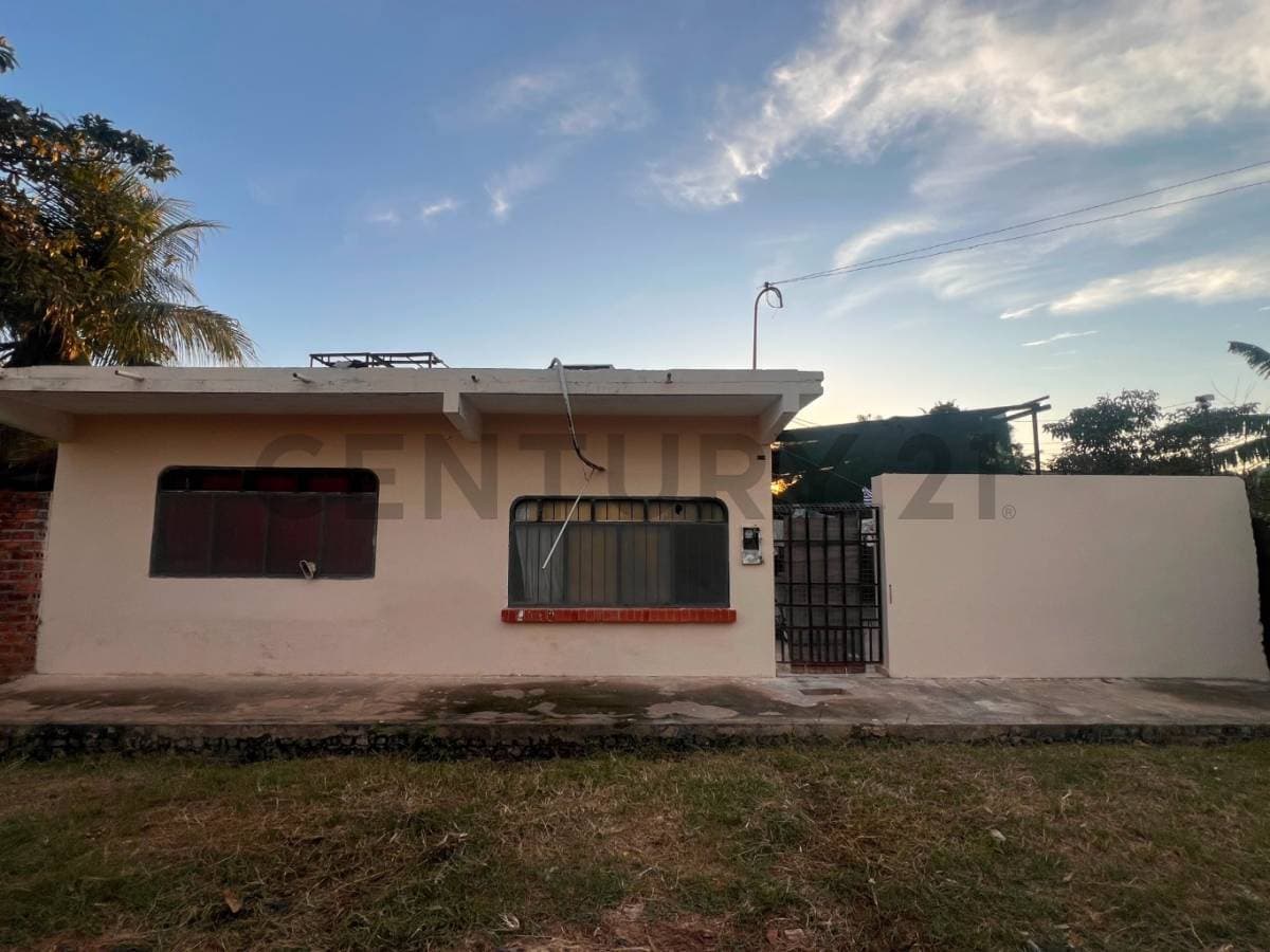 CASA COMERCIAL EN VENTA