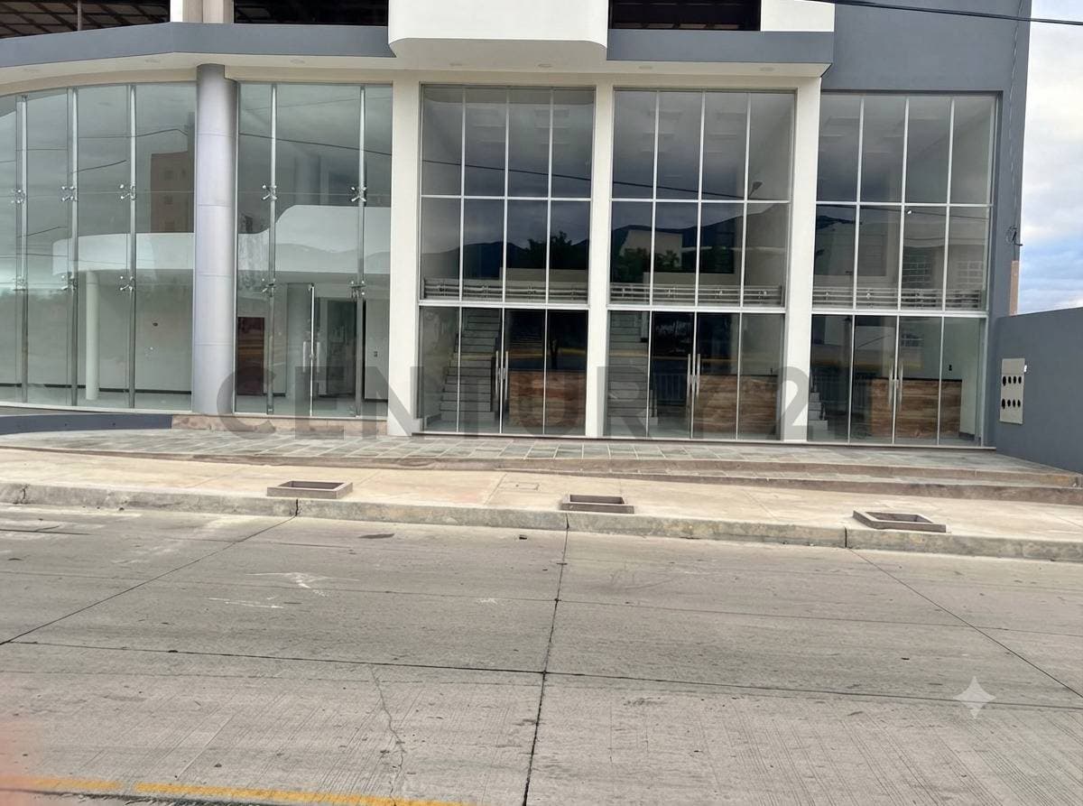 ¡EN ALQUILER LOCAL COMERCIAL ESTRATÉGICO, EN TARIJA!