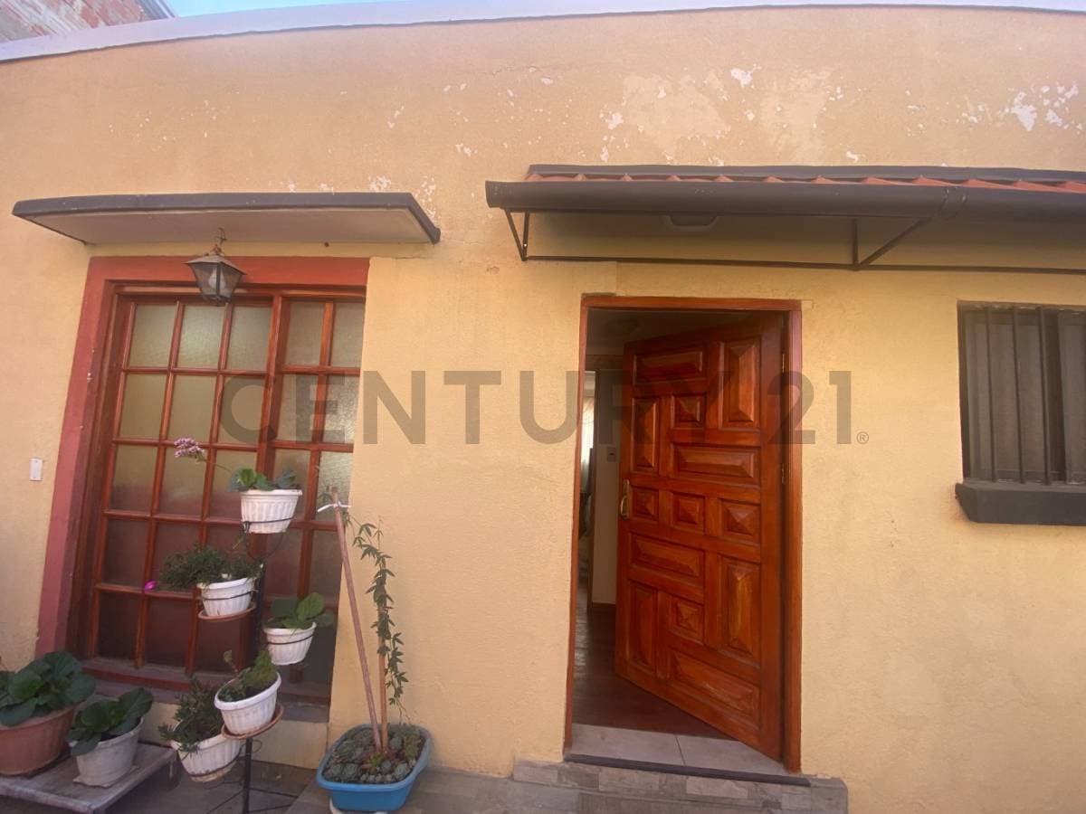 EN SOPOCACHI - CALLE ROMECIN CAMPOS Y KANTUTANI - GARZONIER EN ALQUILER