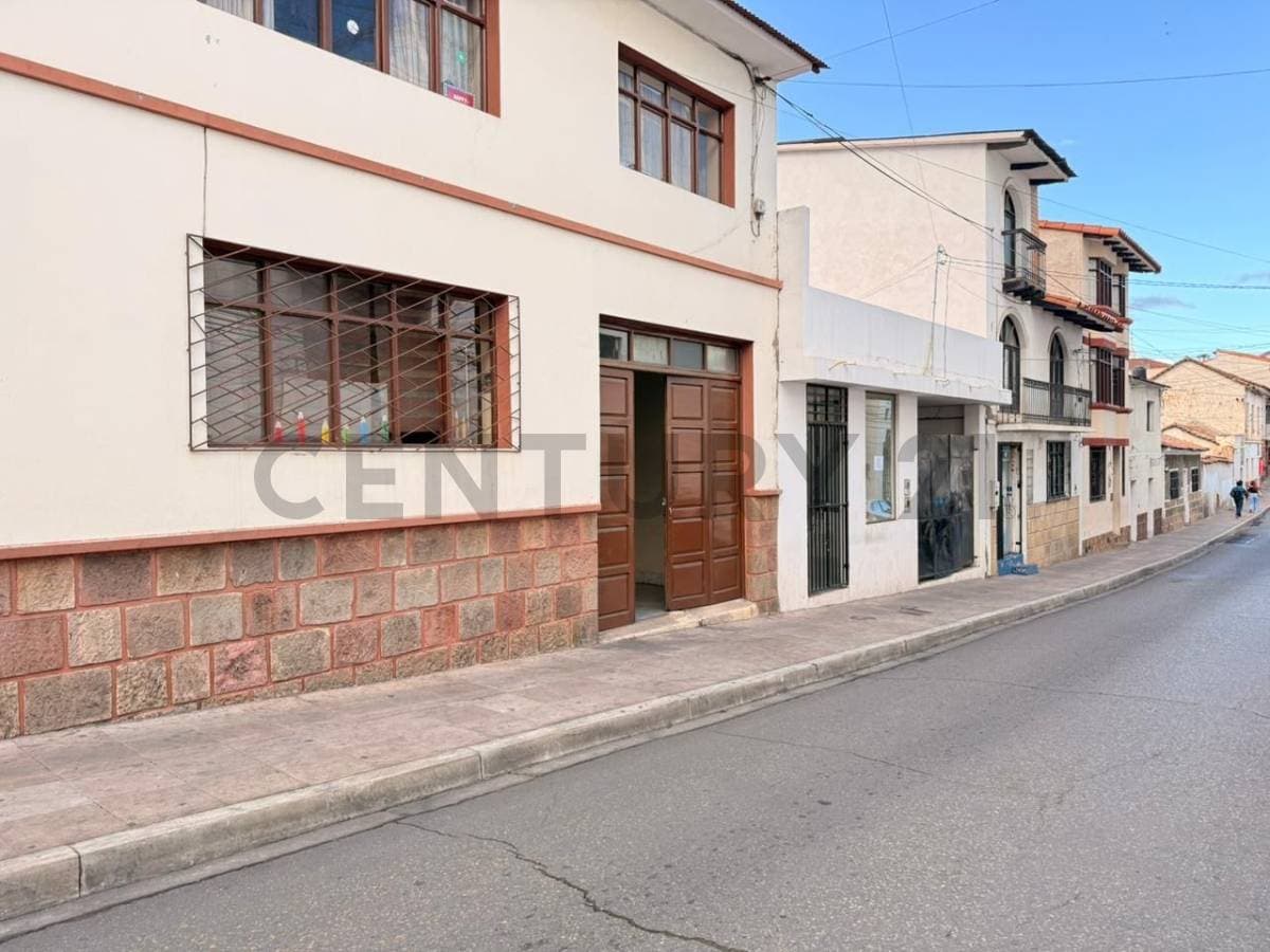 EN ALQUILER AMBIENTE,ZONA CENTRAL,SUCRE