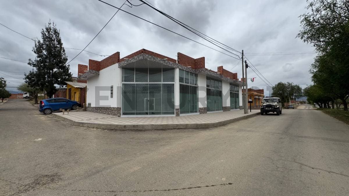ALQUILER: LOCAL COMERCIAL ESQUINERO 220 m² en Av. Mejillones, TARIJA