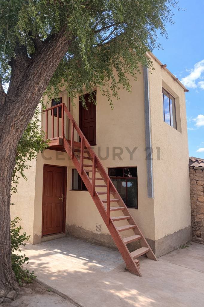 CASA COMO LOTE EN VENTA EN LA ZONA SUD DE ORURO CERCA AL MERCADO ROBERTO YOUNG