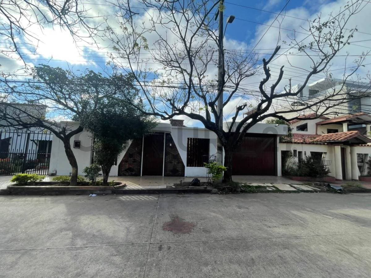 CASA EN ALQUILER ZONA SUR