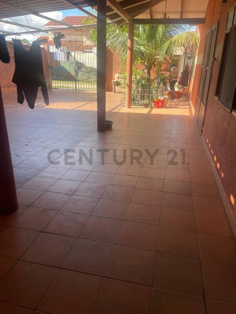 En Santa Cruz, CASA EN VENTA