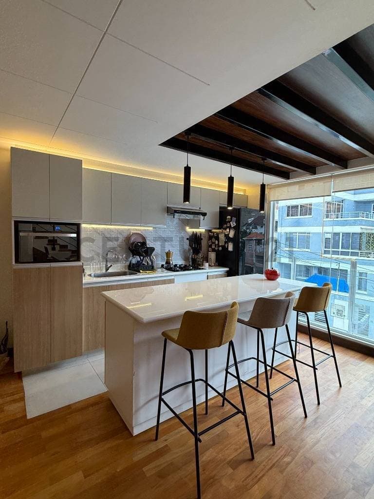 PENTHOUSE AMOBLADO EN ALQUILER EN COTA COTA