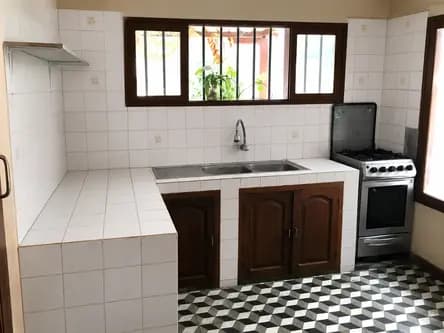 CASA EN VENTA MONTERO | 1 CUADRA PLAZA PRINCIPAL | IDEAL INVERSIÓN Y NEGOCIO